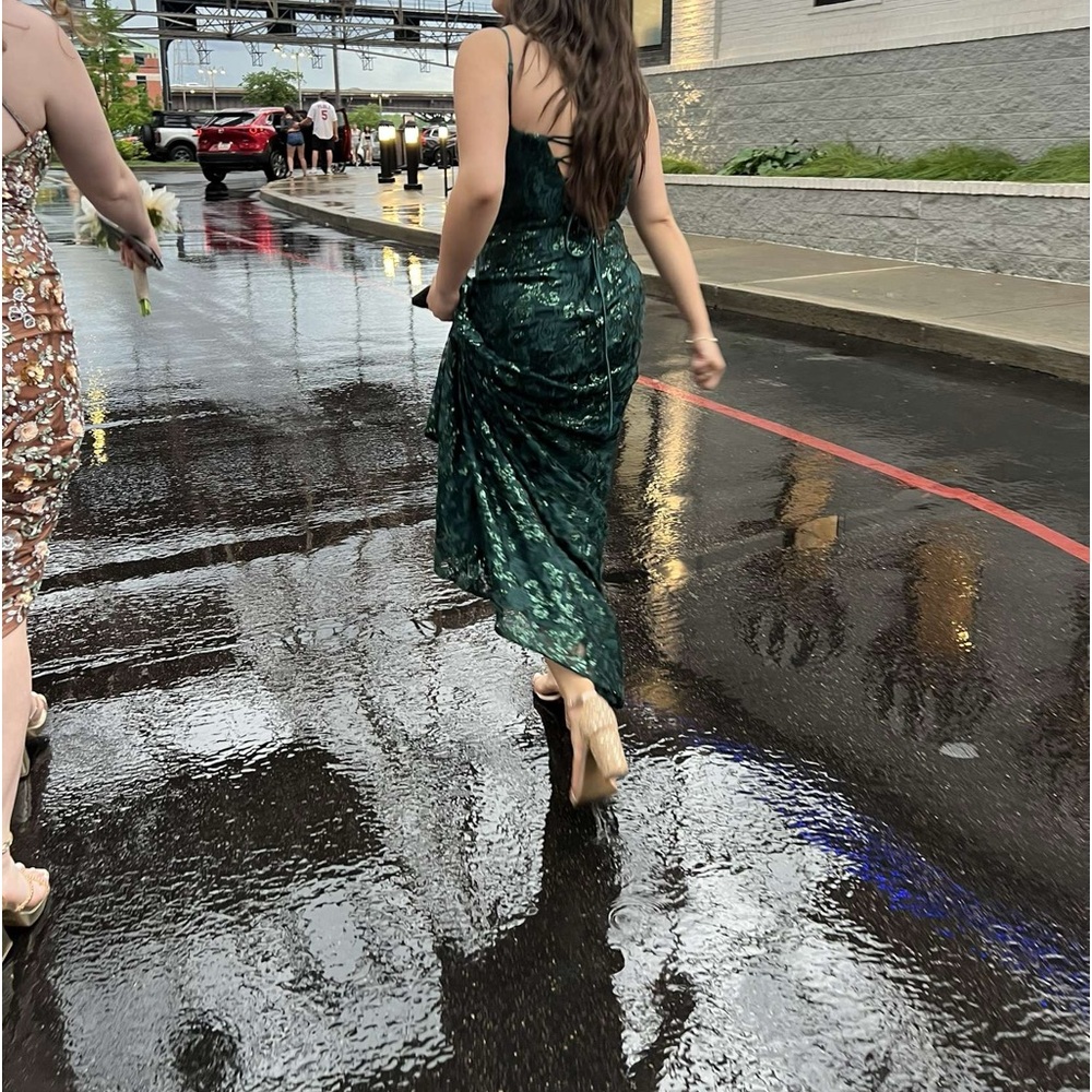 5’2 130lbs. corset dress with slit and tie in the back